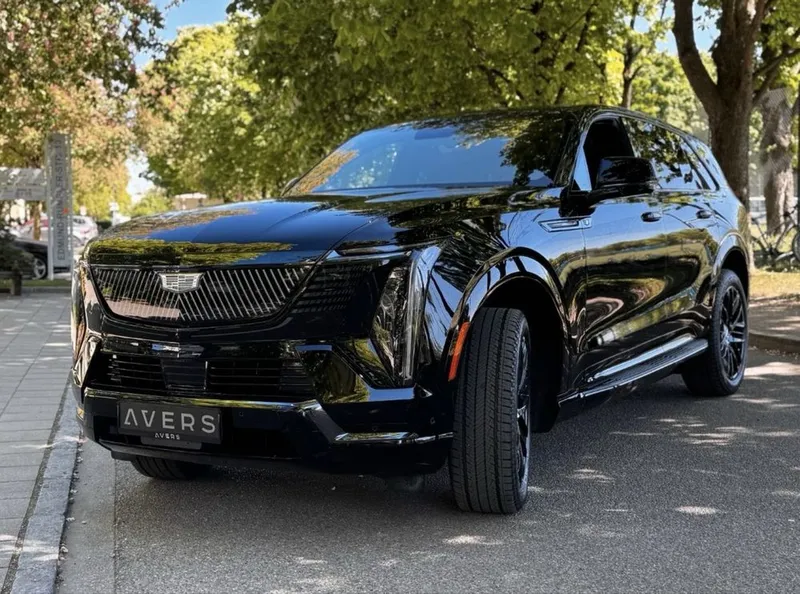 Cadillac Escalade IQ Premium Sport 2026 7 местный 1