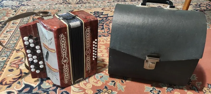 Продам Баян детский 1 Продам Баян детский 1