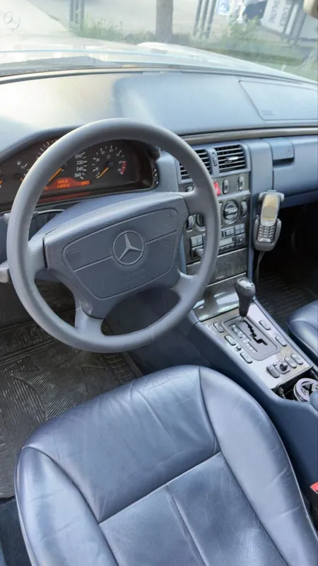 Mercedes benz w210 E280 4