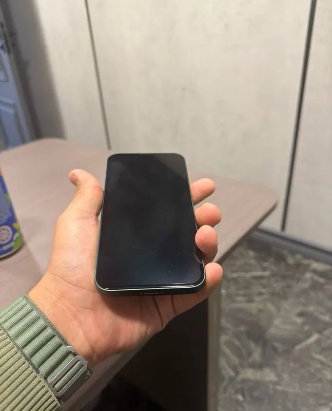Сам iPhone 13, 128 ГБ 2 Сам iPhone 13, 128 ГБ 2