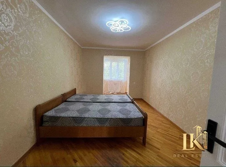 Продаётся просторная 3-комнатная квартира, 74 м², кирпичный дом 6
