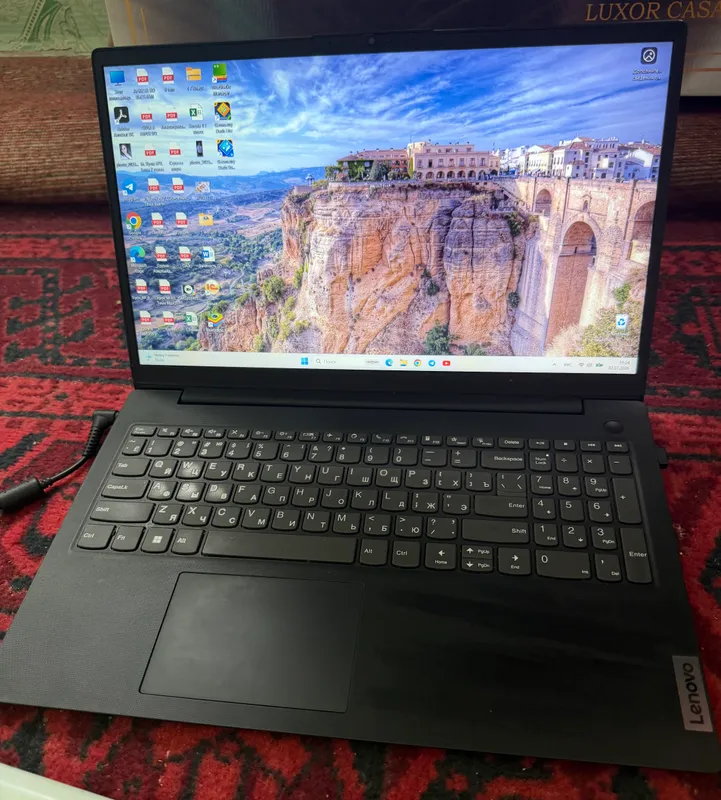 Lenovo v15 noutbuki, i5 1