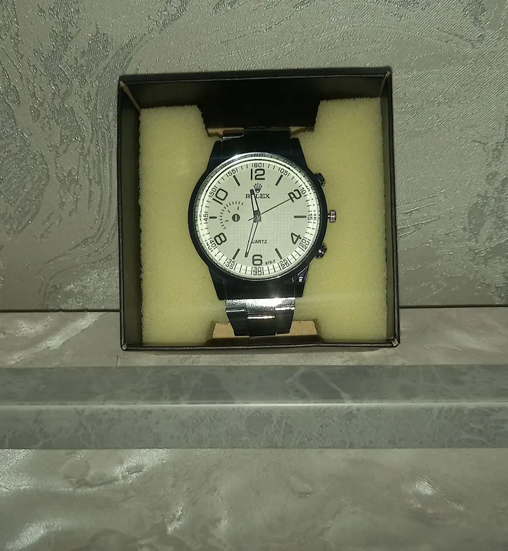 ROLEX soati qarobka bor