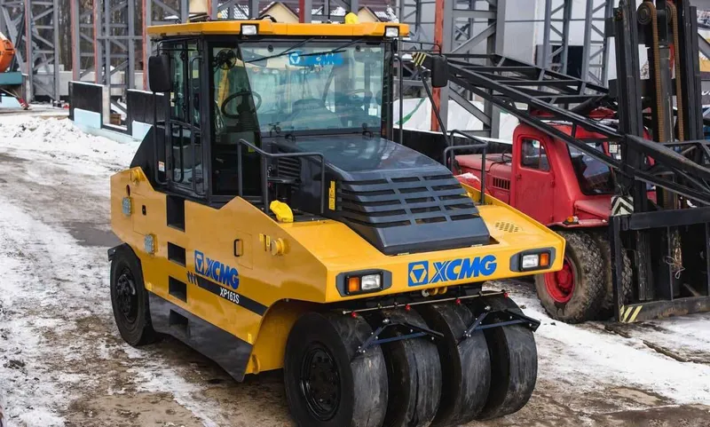 XCMG XP163 самоходный статический пневмоколесный каток 16 тонн — фото 3