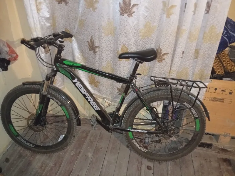 Velosiped sotiladi narxi sakkiz yuz ming 7 skorsli velik