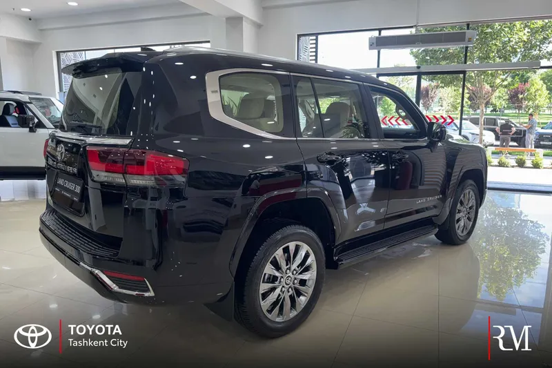 Toyota Land Cruiser 300 Luxury 5 местный 3 Toyota Land Cruiser 300 Luxury 5 местный 3
