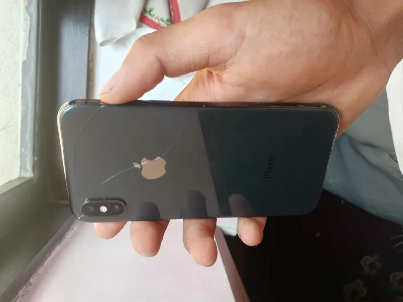 Продаётся iPhone X + 2 чехла в подарок 3 Продаётся iPhone X + 2 чехла в подарок 3