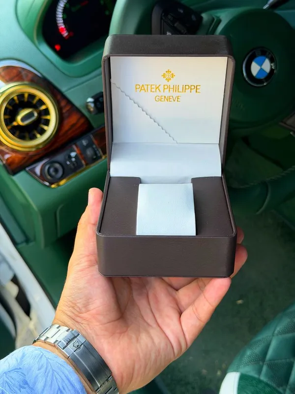 Patek Philippe Nautilus — Chronograph Style 7 Patek Philippe Nautilus — Chronograph Style 7