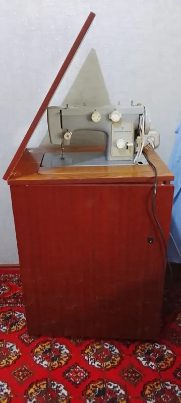 Tikuv mashinasi. 1 Tikuv mashinasi. 1