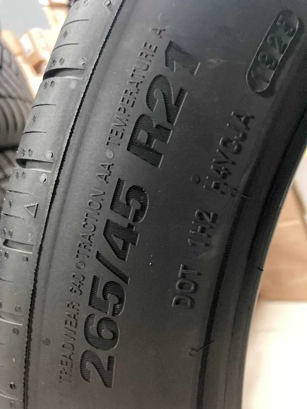 Kumho Majesty X 265/45/21 4