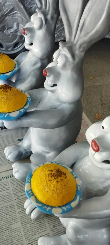 Продаются скульптуры зайцев. 5