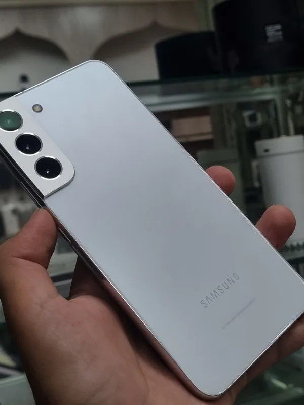 Samsung S22 Plus 1