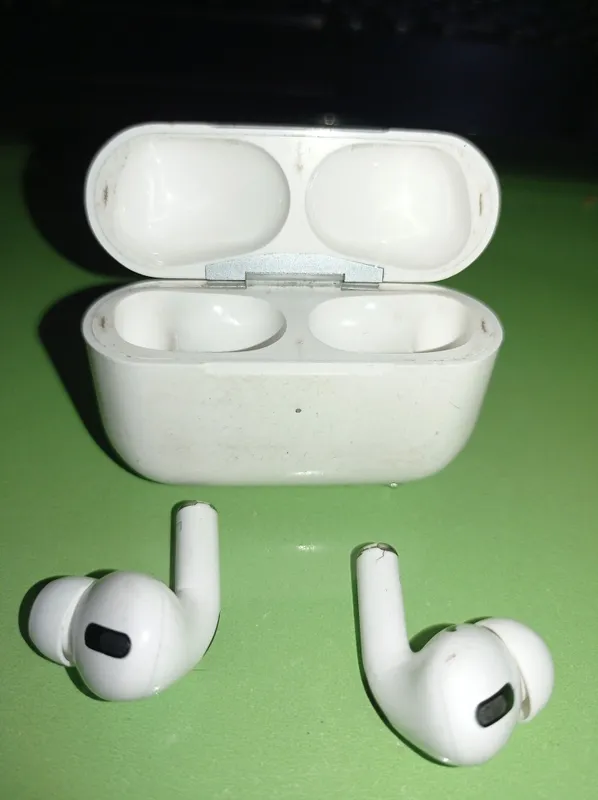 Apple Airpods pro quloqchinlari va zaryadkasi — фото 3