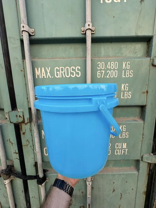 Rangli chelaklar sotiladi 14L (15KG)
