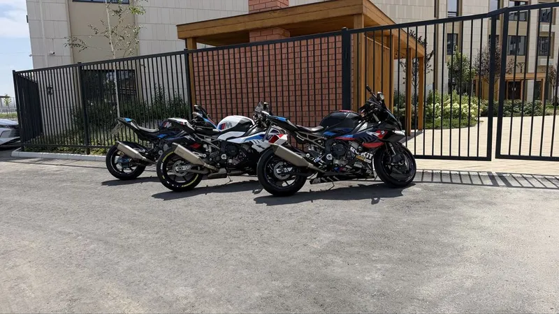 BMW M1000RR 2023года выпуска 2 BMW M1000RR 2023года выпуска 2