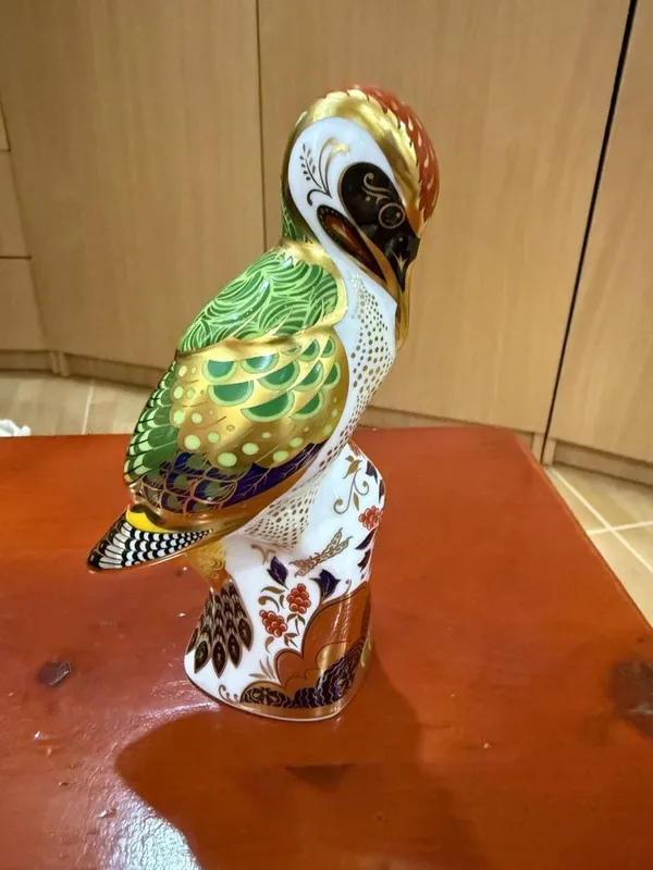 Фарфоровая статуэтка Royal Crown Derby Woodpecker