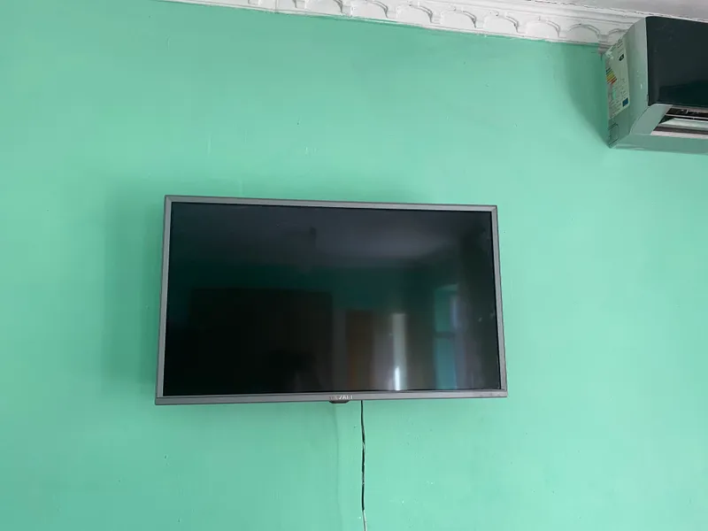 Телевизор 4
