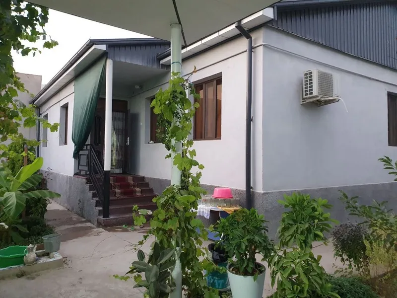 2 mavzeda 8.5 sotix hovli uy