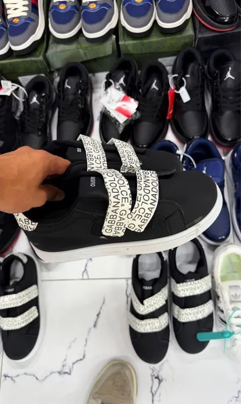 Nike, Adidas, Dolcegabbana 6 Nike, Adidas, Dolcegabbana 6
