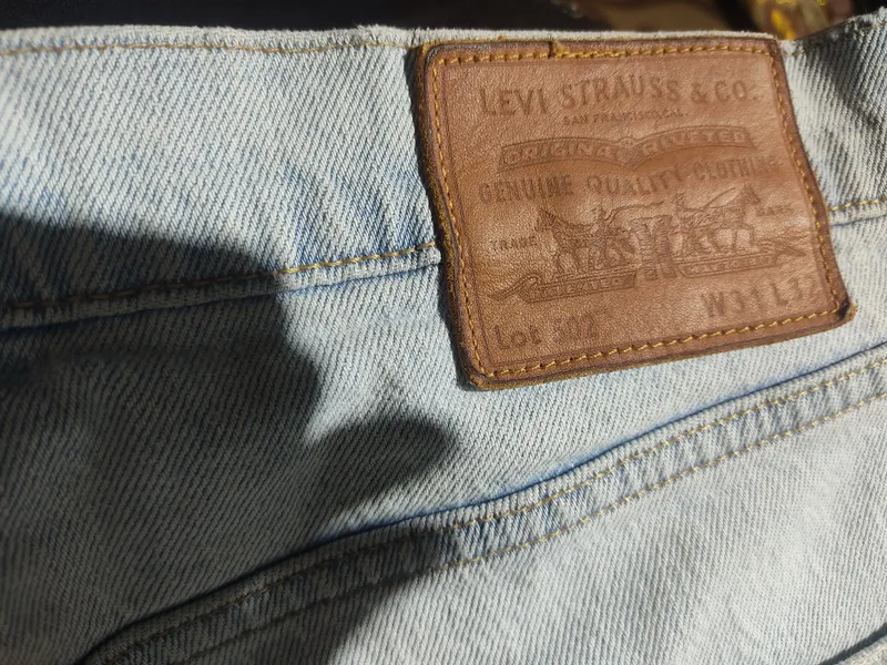 Продам 2 шорты мужские оригинал Levis и Pullbear — фото 2