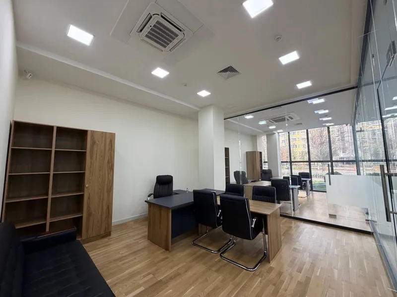 Срочно аренда офис Учебный центр Showroom с мебелью метро Айбек — фото 4