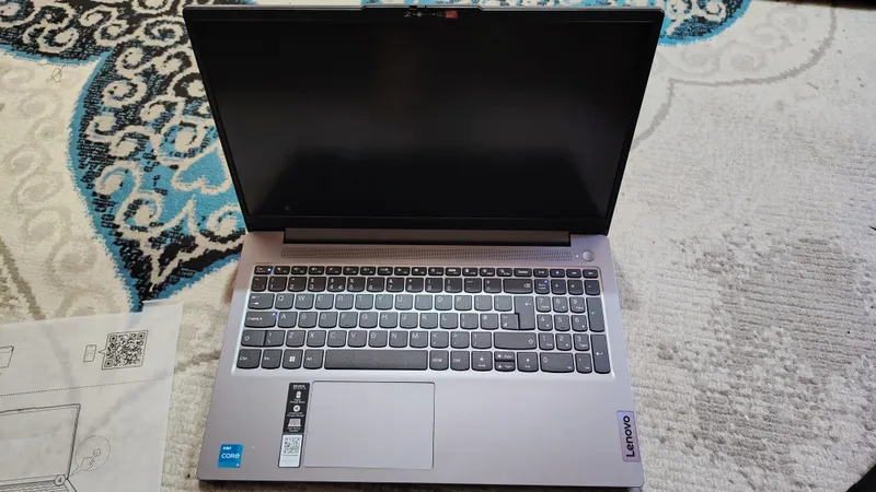Lenovo ideapad slim 3 3 Lenovo ideapad slim 3 3