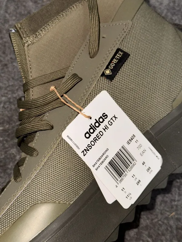 ADIDAS Znsored High GORE-TEX новые 46 размер 8 ADIDAS Znsored High GORE-TEX новые 46 размер 8