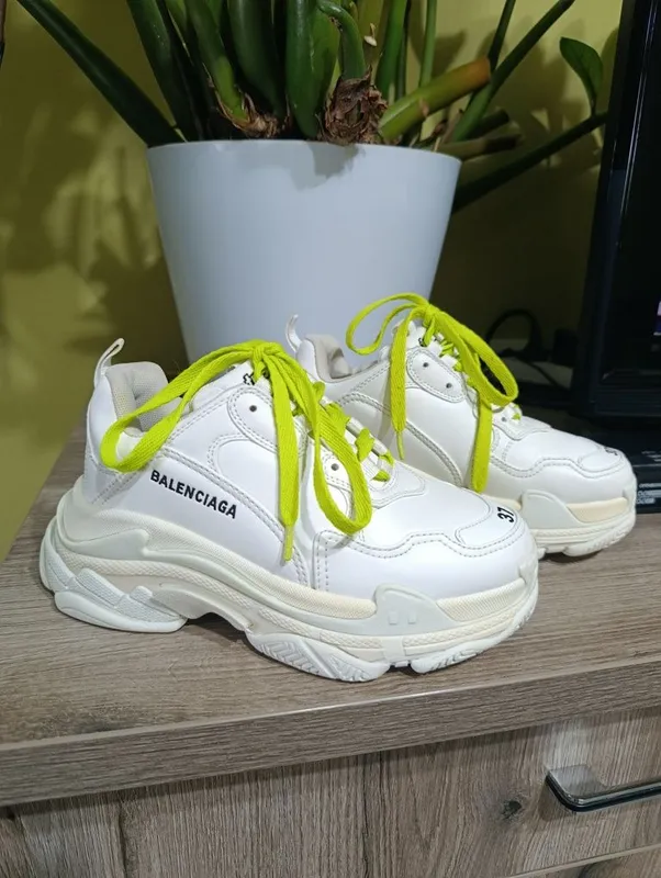 Женские кроссовки Balenciaga