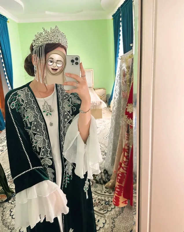 Abaya+ karona
