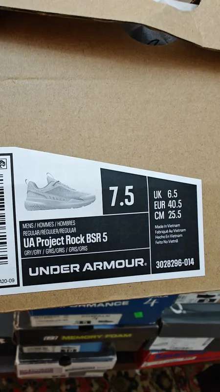 Кроссовки беговые Under Armour со скидкой 5 Кроссовки беговые Under Armour со скидкой 5