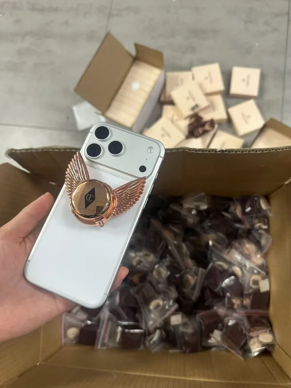 попсокет Charlotte Tilbury 1