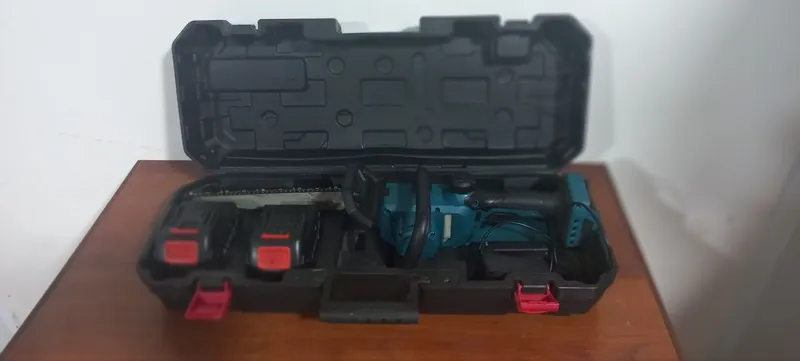 Аккумуляторная цепная пила 2 Аккумуляторная цепная пила 2