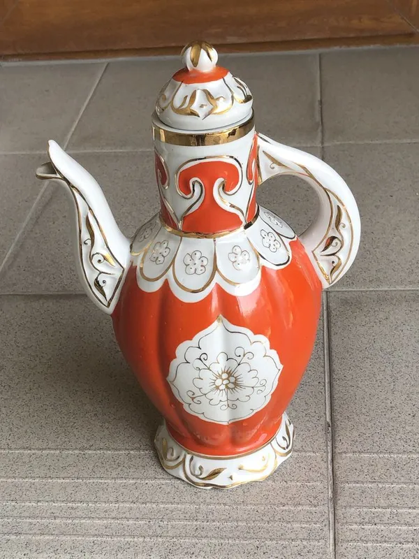 Продаю все из серванта б/у в отличном состоянии.