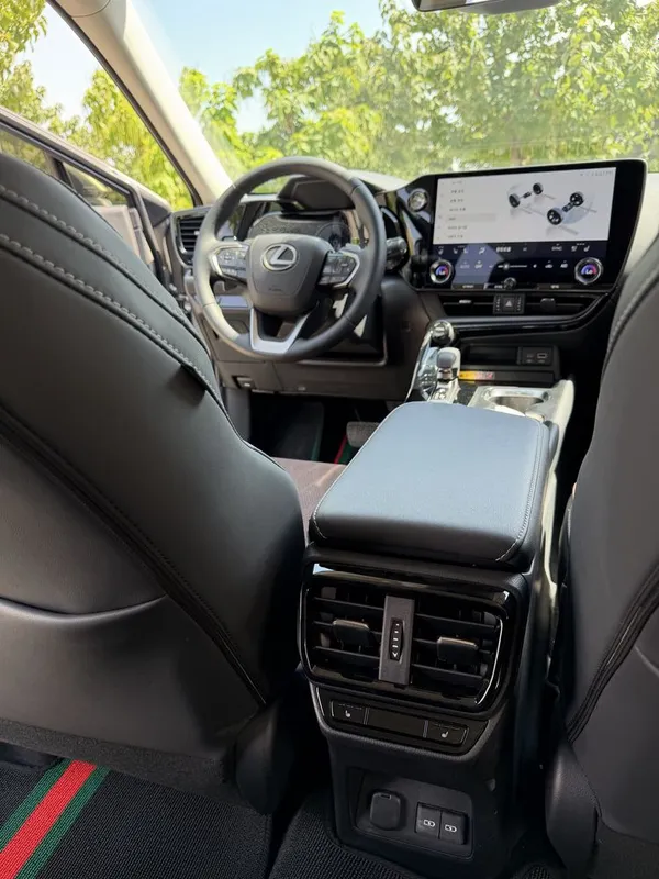 LEXUS nx350h 2025 birka 2026 texpasport Yurgan masofa 3300 klm — фото 6
