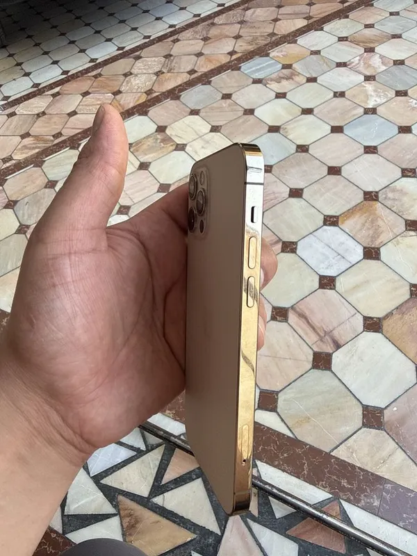 Iphone12 pro 128 та 77% — фото 1