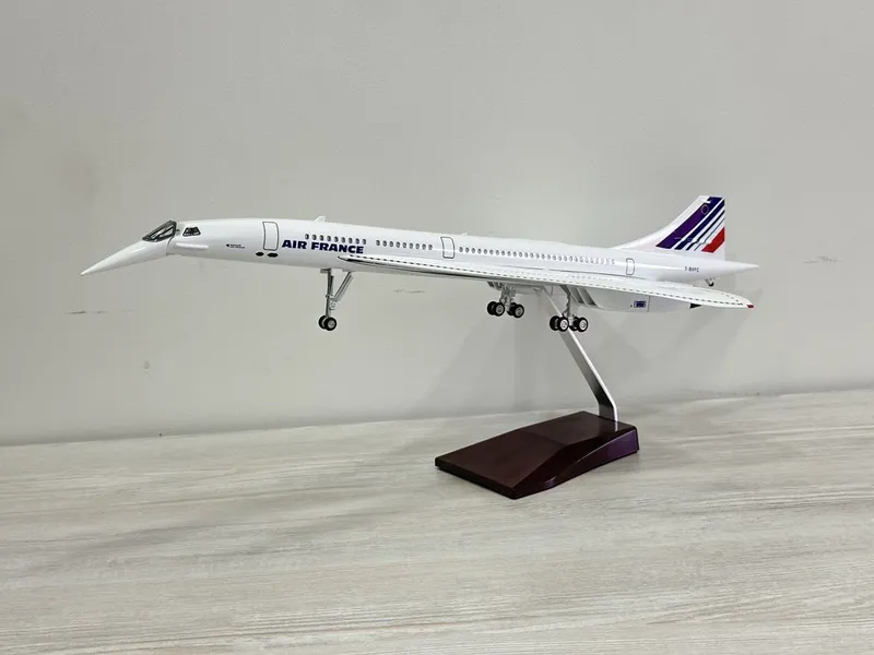 Самолет модель CONCORDE с подсветкой (отличный подарок) 2 Самолет модель CONCORDE с подсветкой (отличный подарок) 2