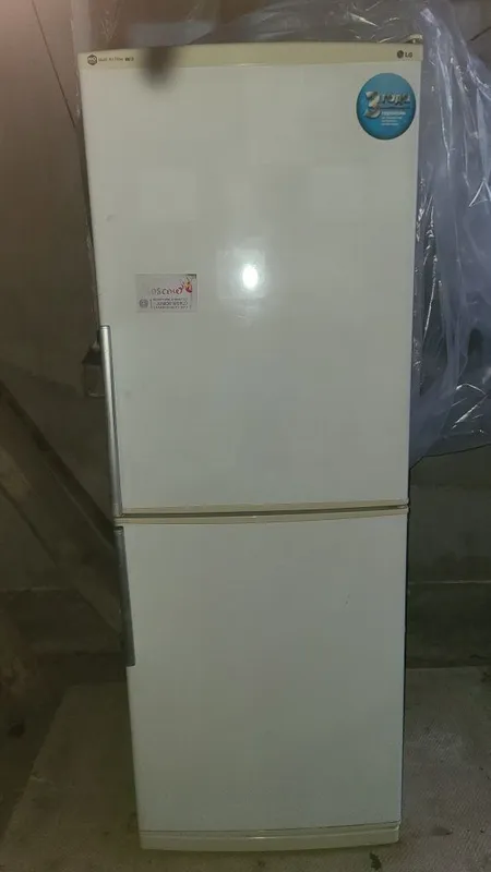 Холодильник LG .