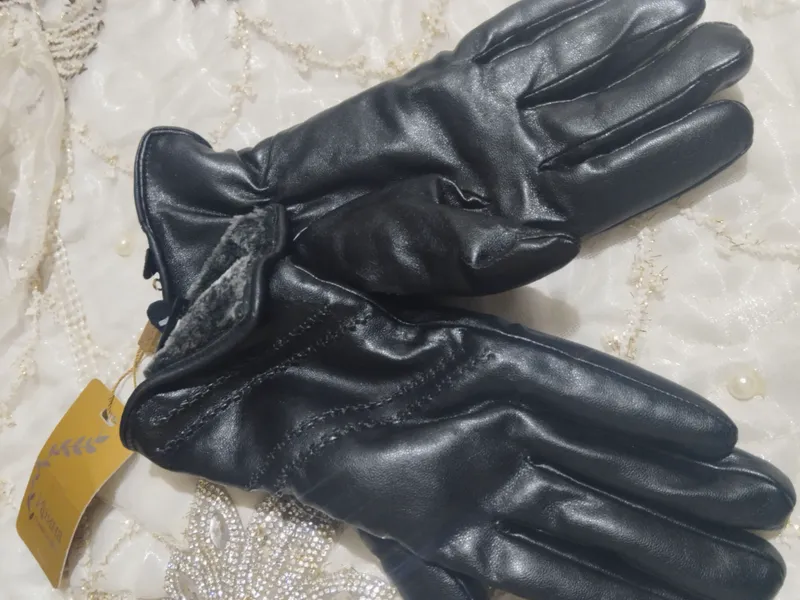 Женские кожаные перчатки 2 Женские кожаные перчатки 2