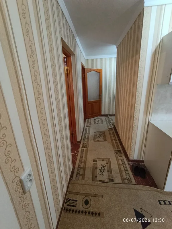 2 xona 2 etaj kvartira sotiladi. Manzil 13-maktab 3