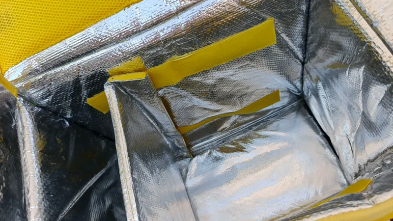 Yandex Termo SUMKA sotiladi 2 dona yangi 4