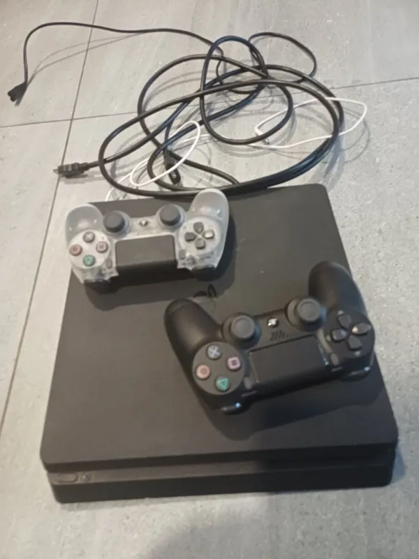 PlayStation 4 Slim 1 TB sotiladi. Holati a'lo, juda toza va ehtiyotkor 1 PlayStation 4 Slim 1 TB sotiladi. Holati a'lo, juda toza va ehtiyotkor 1