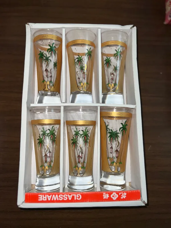 Chiroyli stakanlar to‘plamlari sotiladi 5