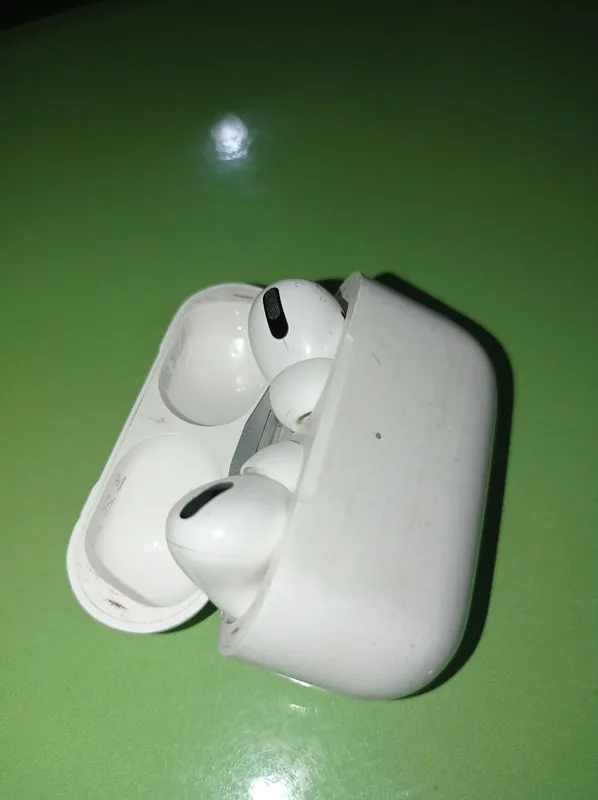 Apple Airpods pro quloqchinlari va zaryadkasi — фото 6