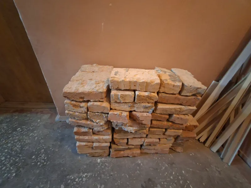 Гишт, кирпич. пишган 1