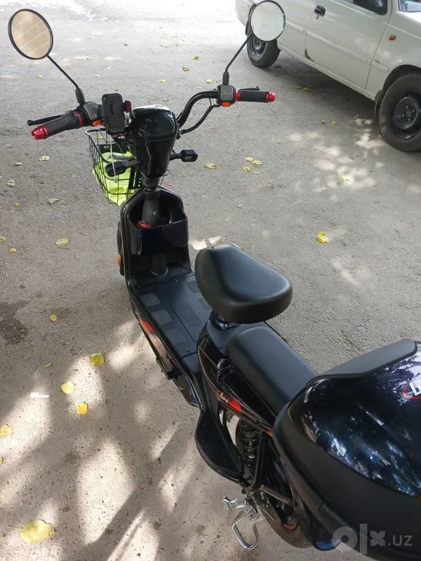 Скутер Largo Motors срочно продаётся 2 Скутер Largo Motors срочно продаётся 2
