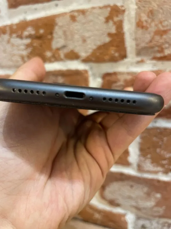 Iphone 11 ideal 92% full 4