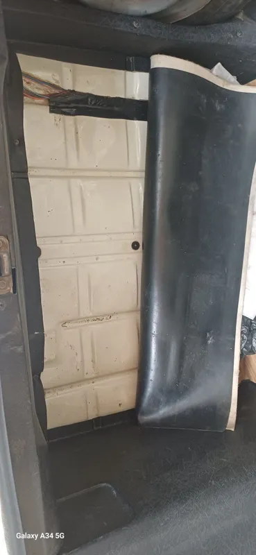 Jiguli Vaz 2106 sotiladi. 2 Jiguli Vaz 2106 sotiladi. 2
