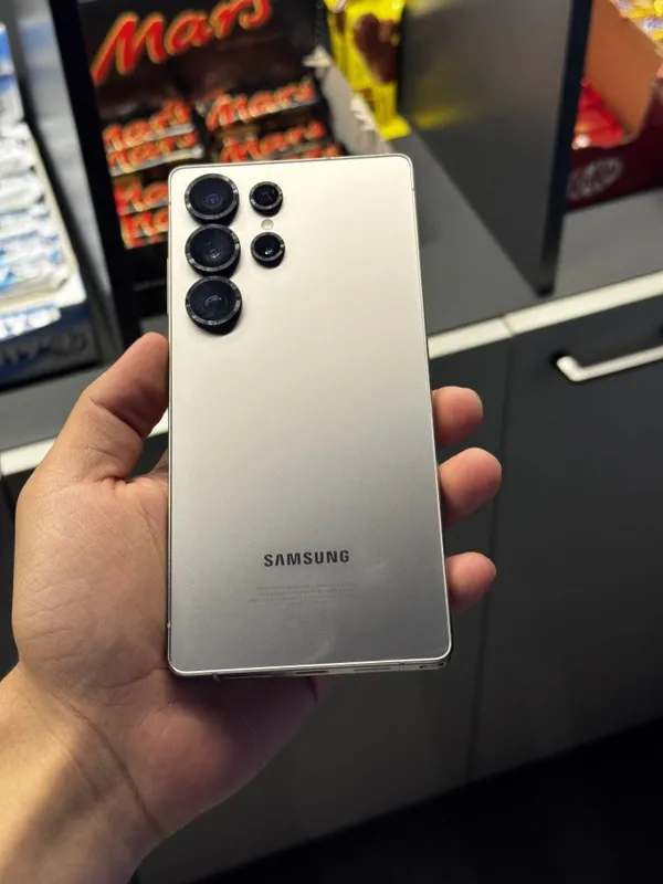Samsung s25 ultra. 3