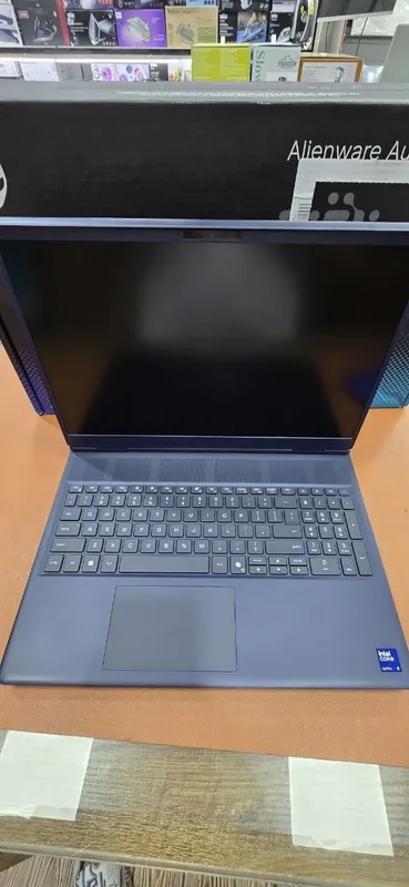 Dell Alienware 16x Aurora 2 Dell Alienware 16x Aurora 2