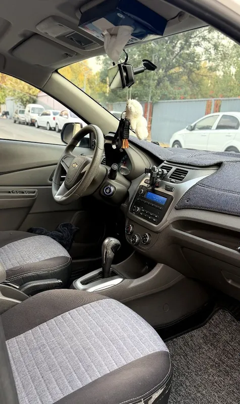 Chevrolet Cobalt sotiladi 3